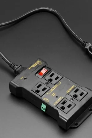 Adafruit Modulo relè di potenza a quattro uscite controllabili versione 2 Reso Gratuito