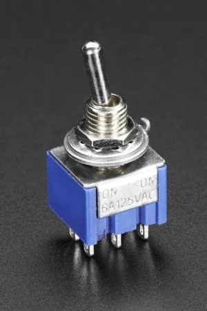 Acquista Ora Adafruit Mini interruttore a levetta DPDT per montaggio a pannello