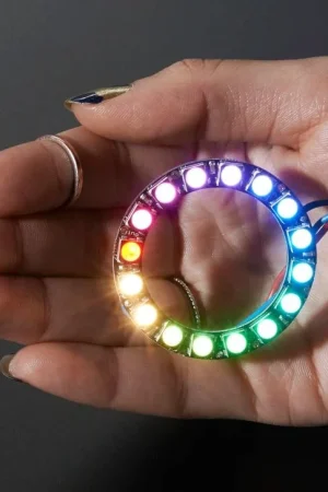 Adafruit NeoPixel Ring - 16 LED RGBW 5050 con driver integrati Consegna Rapida
