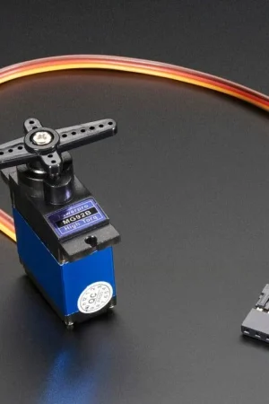 Adafruit Micro Servo - Ingranaggi in metallo ad alta potenza e coppia elevata Offerta Lampo