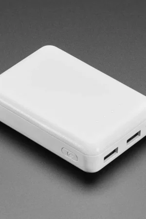 Adafruit Batteria USB per Raspberry Pi - 10000mAh - 2 uscite da 5V Promozione Esclusiva