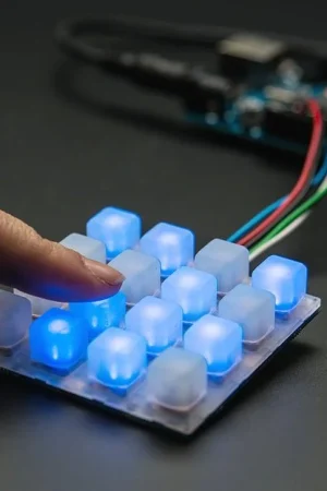 Acquista Ora Driver PCB monocromatico Adafruit Trellis per tastiera 4x4 e LED da 3 mm