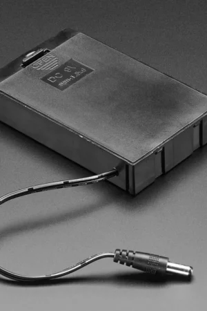 Adafruit 6 porta batterie AA con spina da 5,5 mm/2,1 mm Ultima Occasione